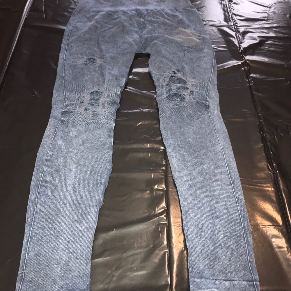 Nikibiki plus size distressed leggings